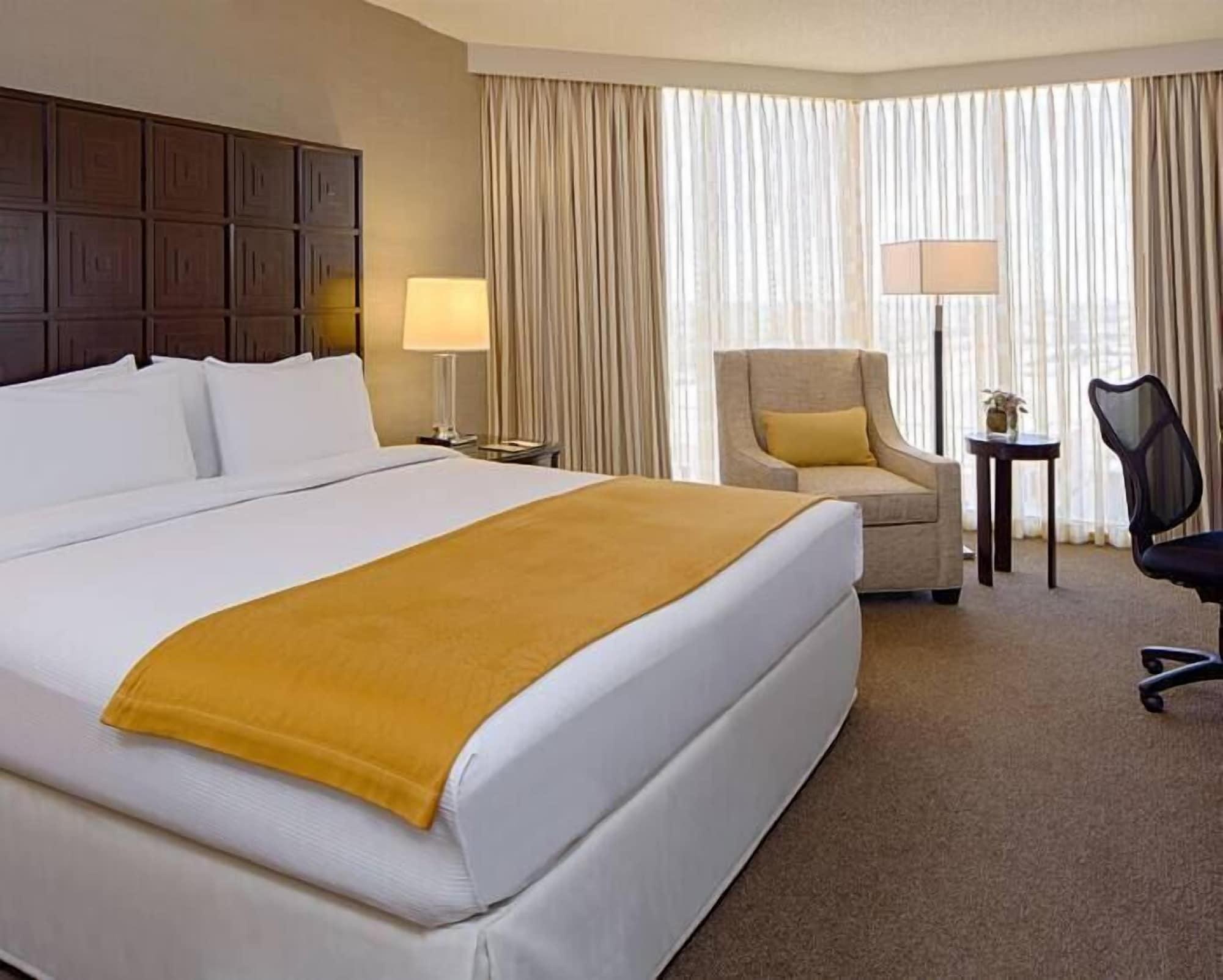 Doubletree By Hilton Hotel Houston Greenway Plaza Dış mekan fotoğraf
