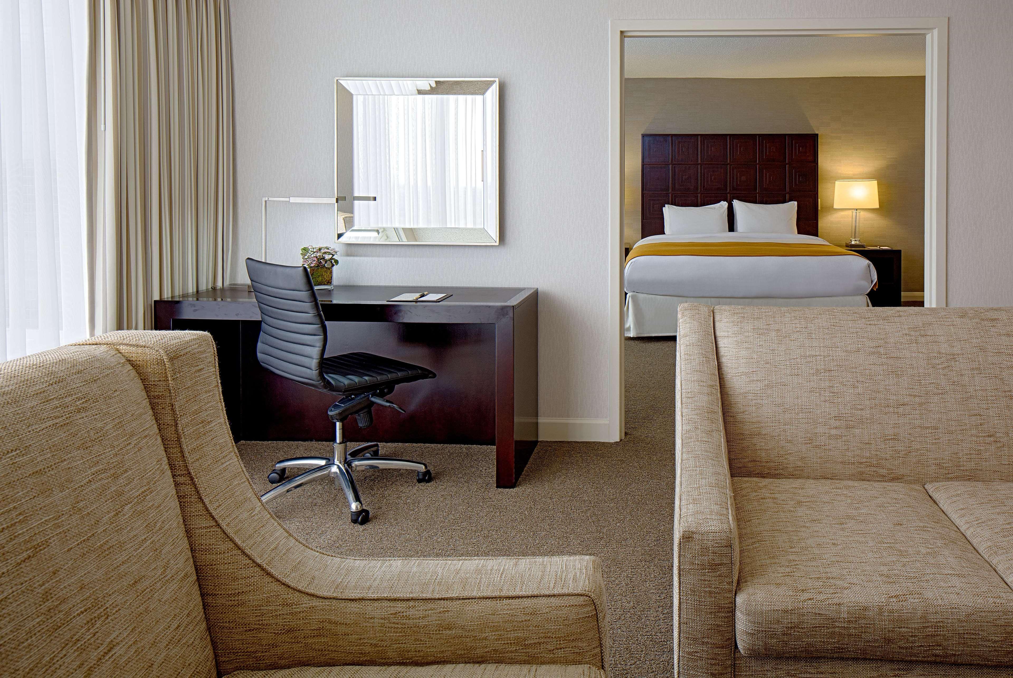 Doubletree By Hilton Hotel Houston Greenway Plaza Dış mekan fotoğraf