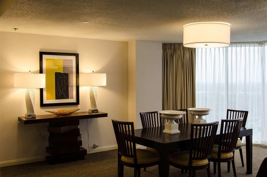 Doubletree By Hilton Hotel Houston Greenway Plaza Dış mekan fotoğraf
